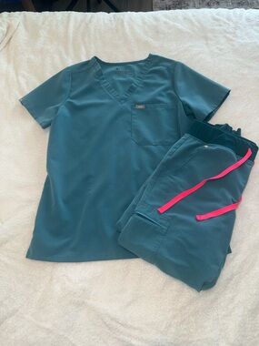 Figs green scrub set